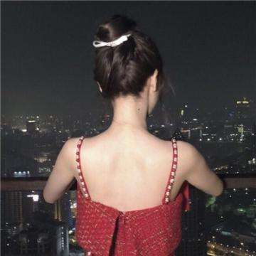 艾琳娜的夜光果盘版下载